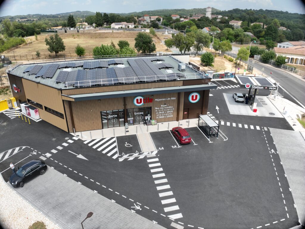 Le supermarché U (Utile, dans le Gard) baisse fortement sa facture d'électricité grace à une installation photovoltaïque réalisée par VERTEOLE